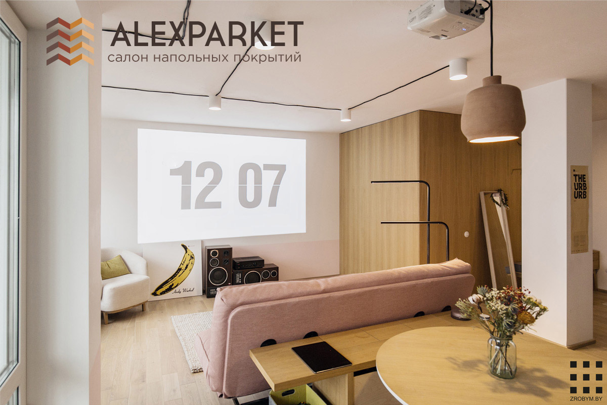 Паркетная доска Тарвуд Дуб Экстра Белый в интерьере PINK AND WOOD APARTMENT  от архитектурного бюро zrobym.by